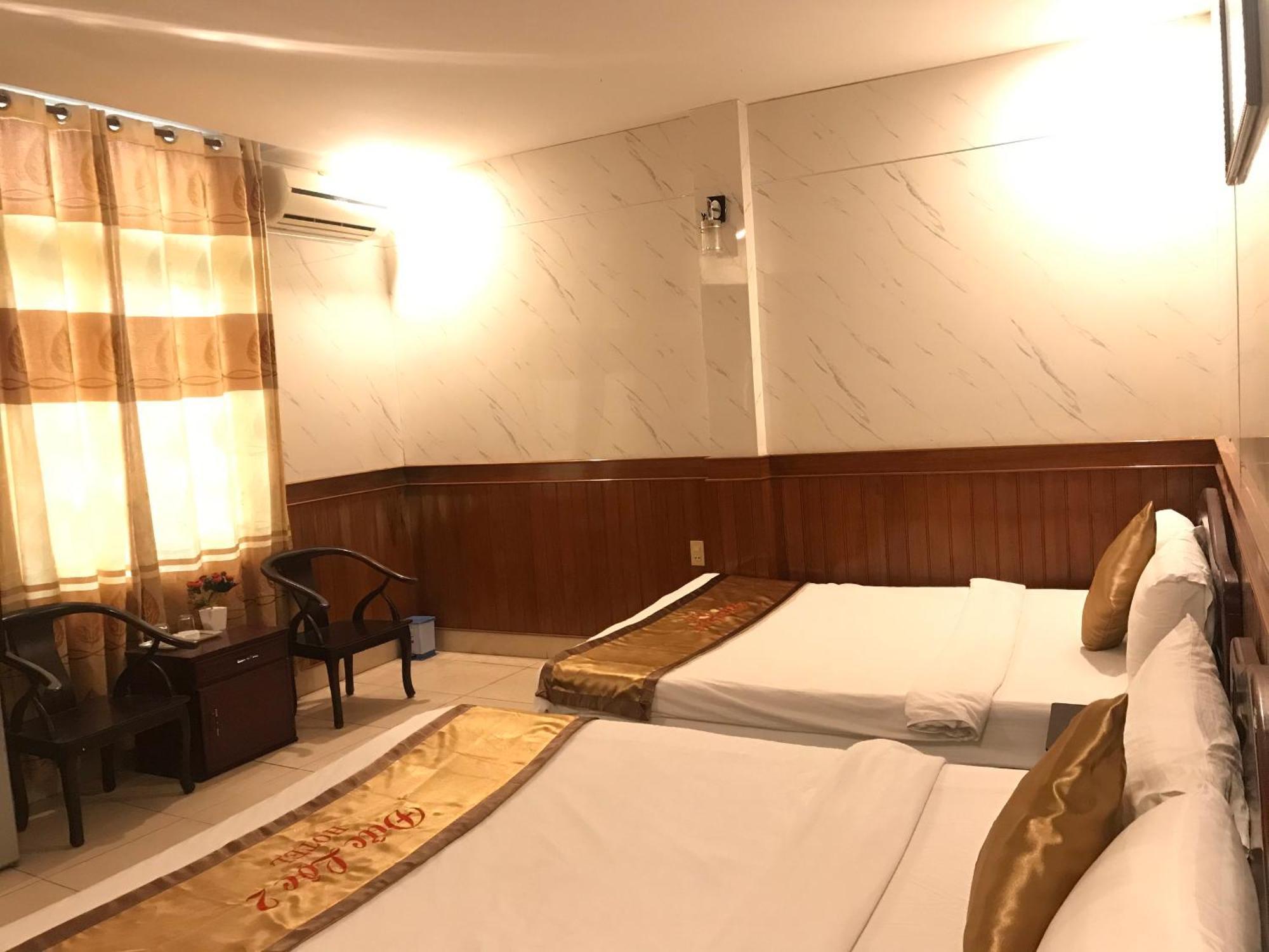 Duc Loc 2 Hotel Hue Buitenkant foto