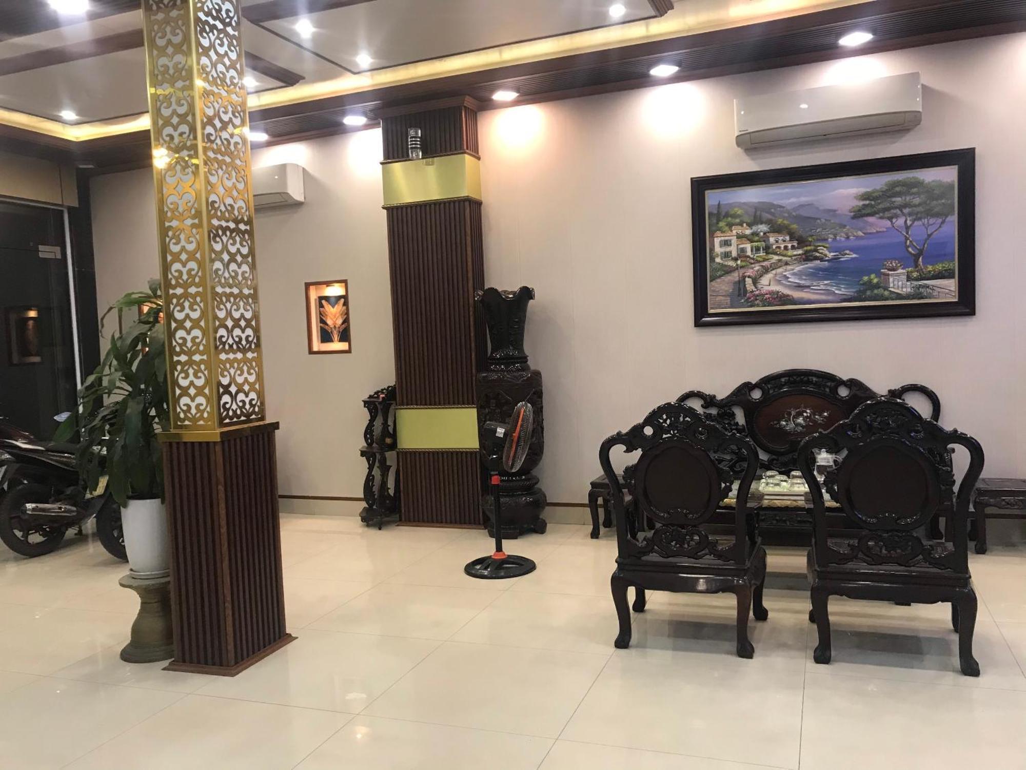 Duc Loc 2 Hotel Hue Buitenkant foto