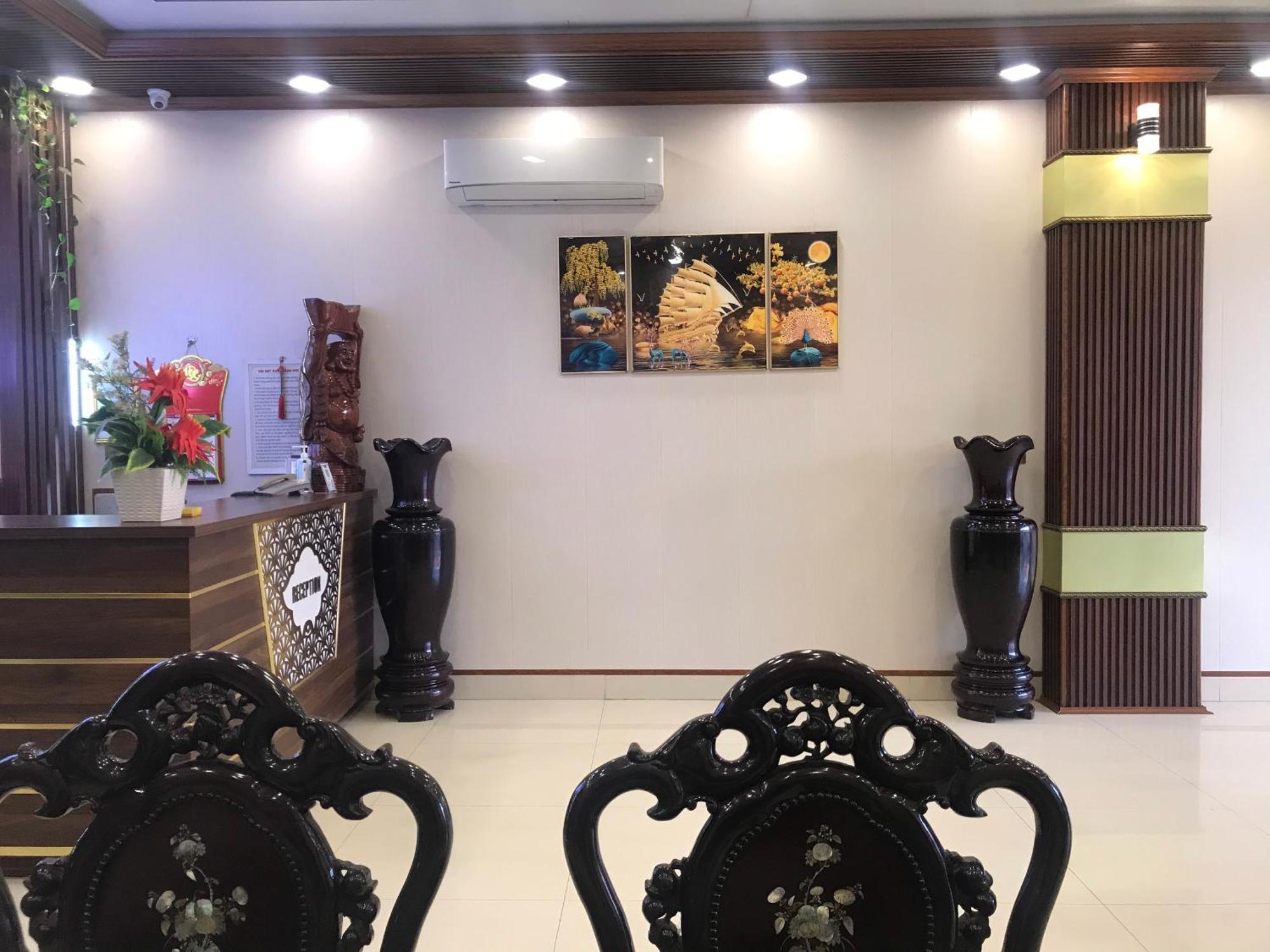 Duc Loc 2 Hotel Hue Buitenkant foto