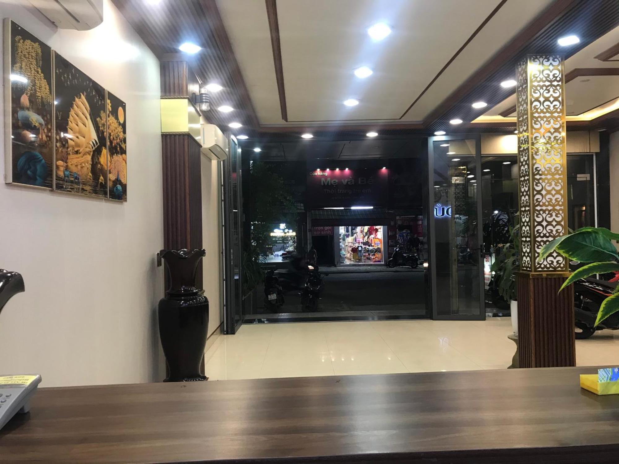Duc Loc 2 Hotel Hue Buitenkant foto