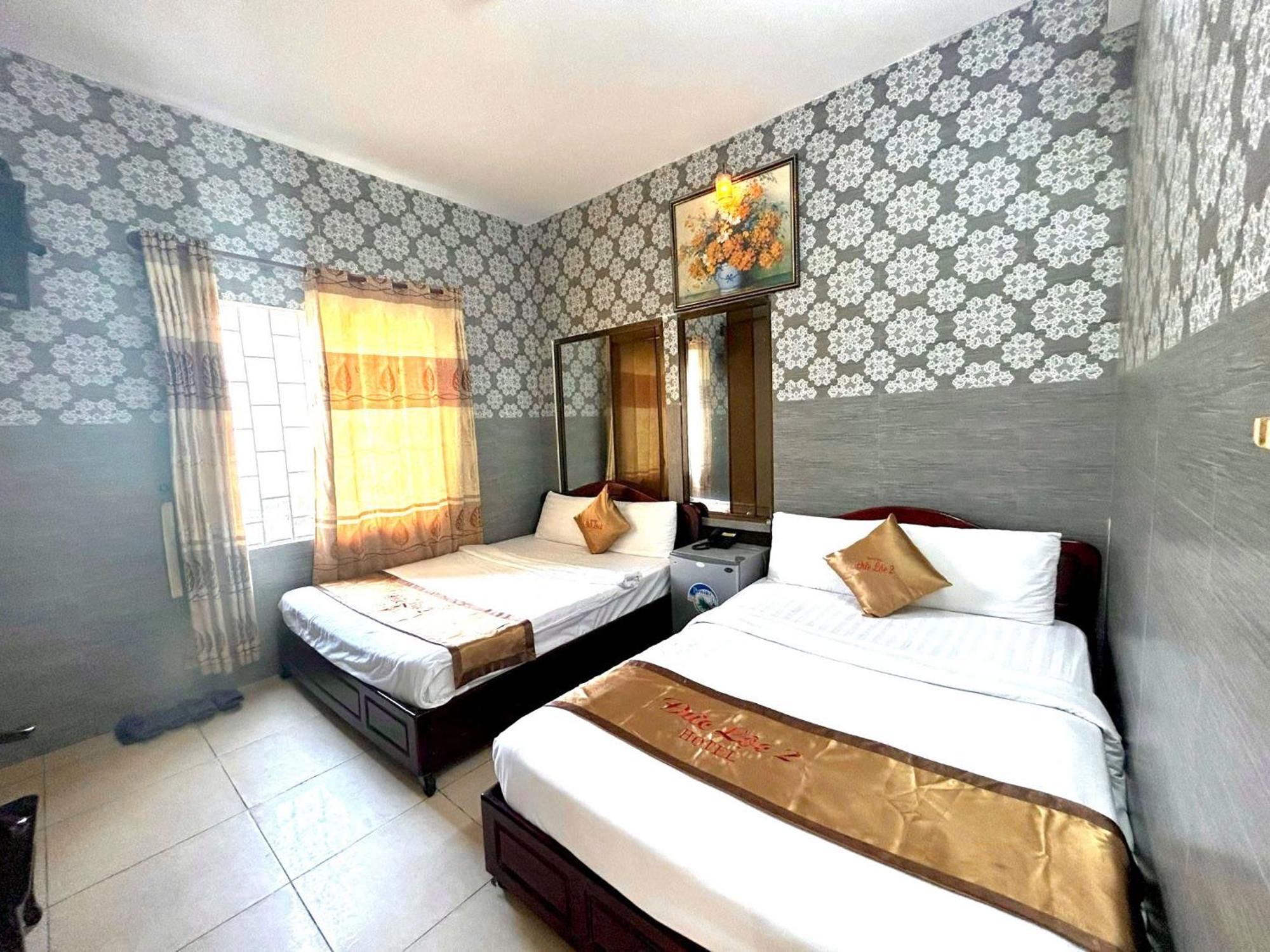 Duc Loc 2 Hotel Hue Buitenkant foto
