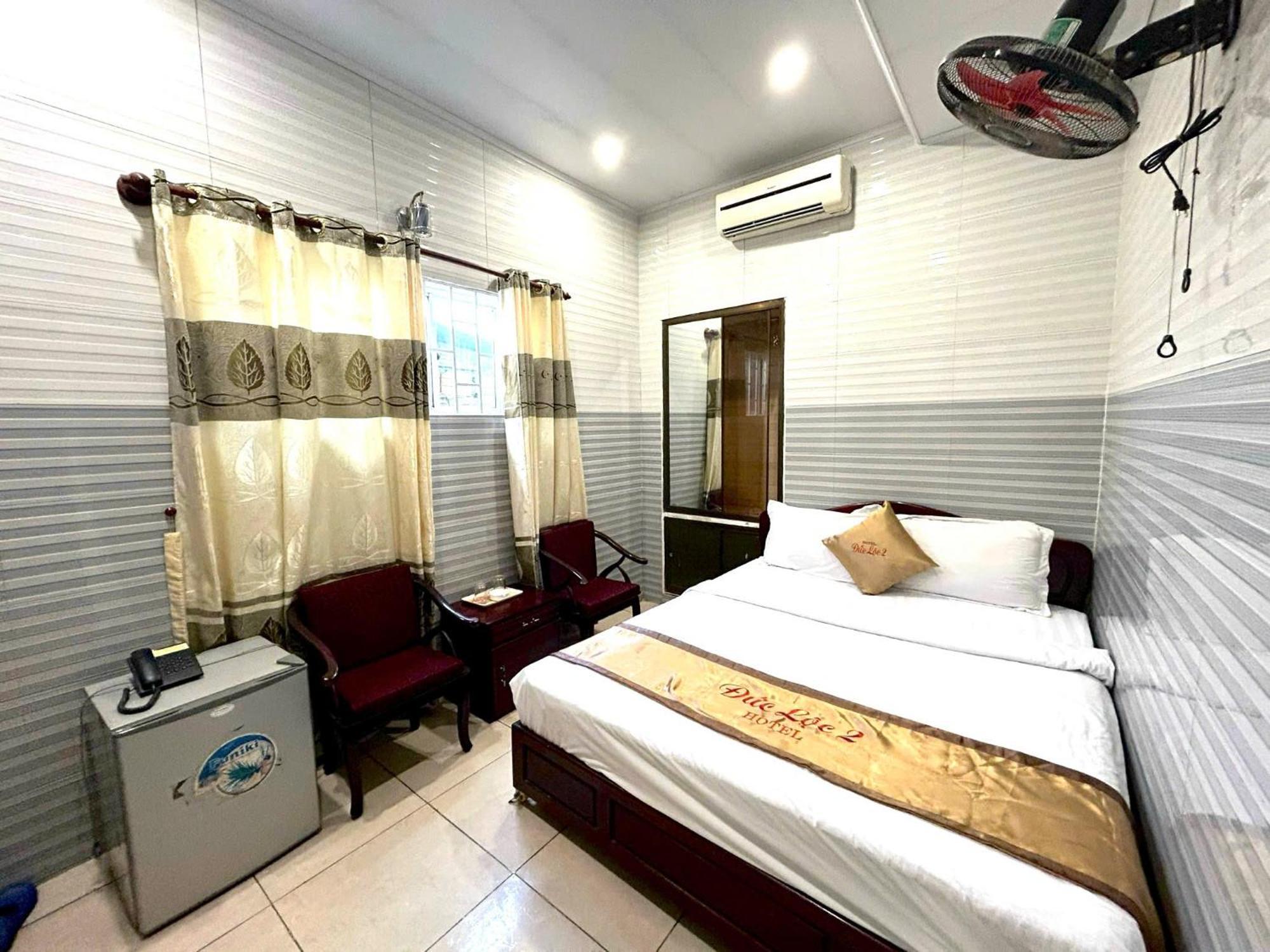 Duc Loc 2 Hotel Hue Buitenkant foto