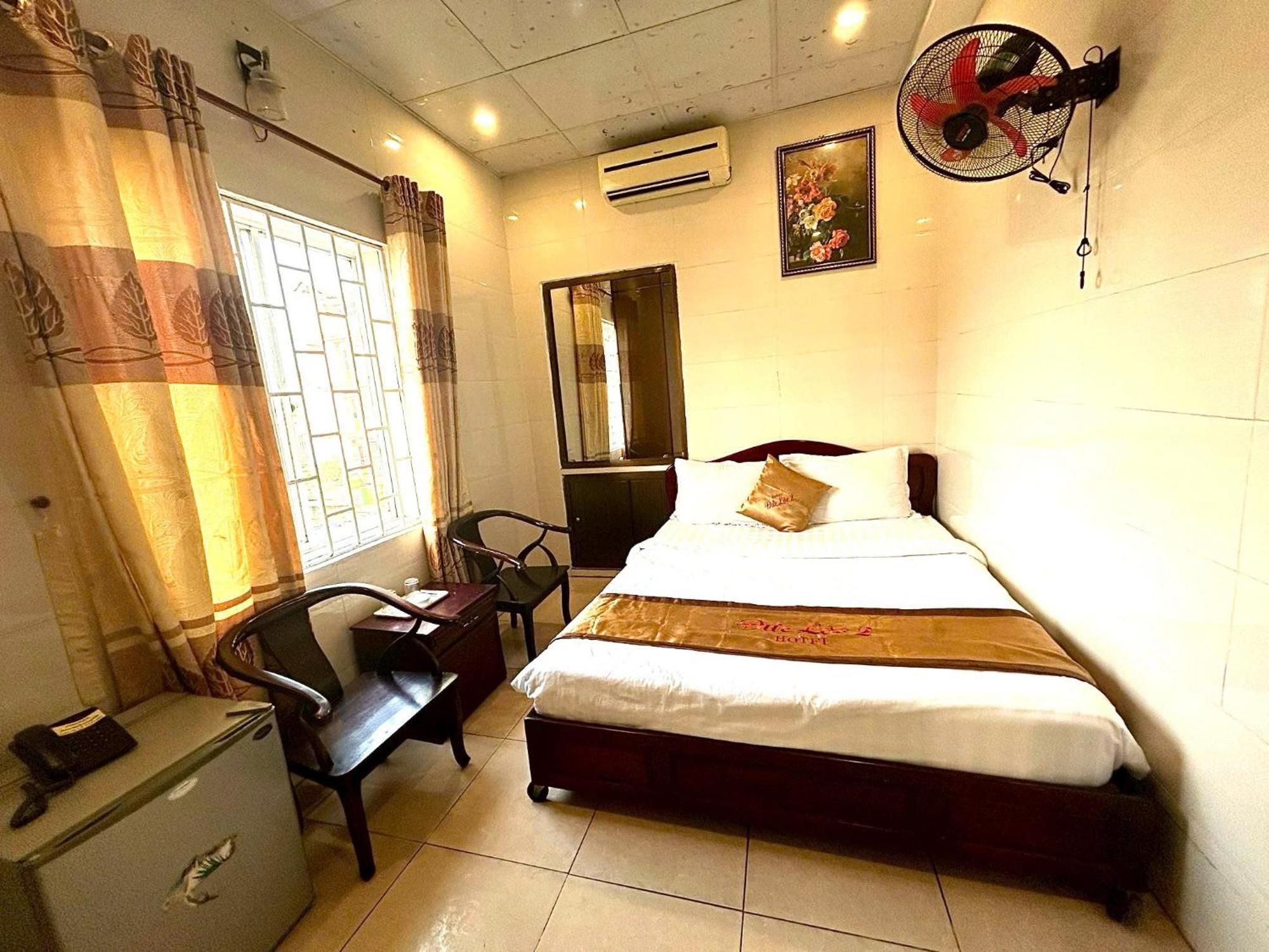 Duc Loc 2 Hotel Hue Buitenkant foto