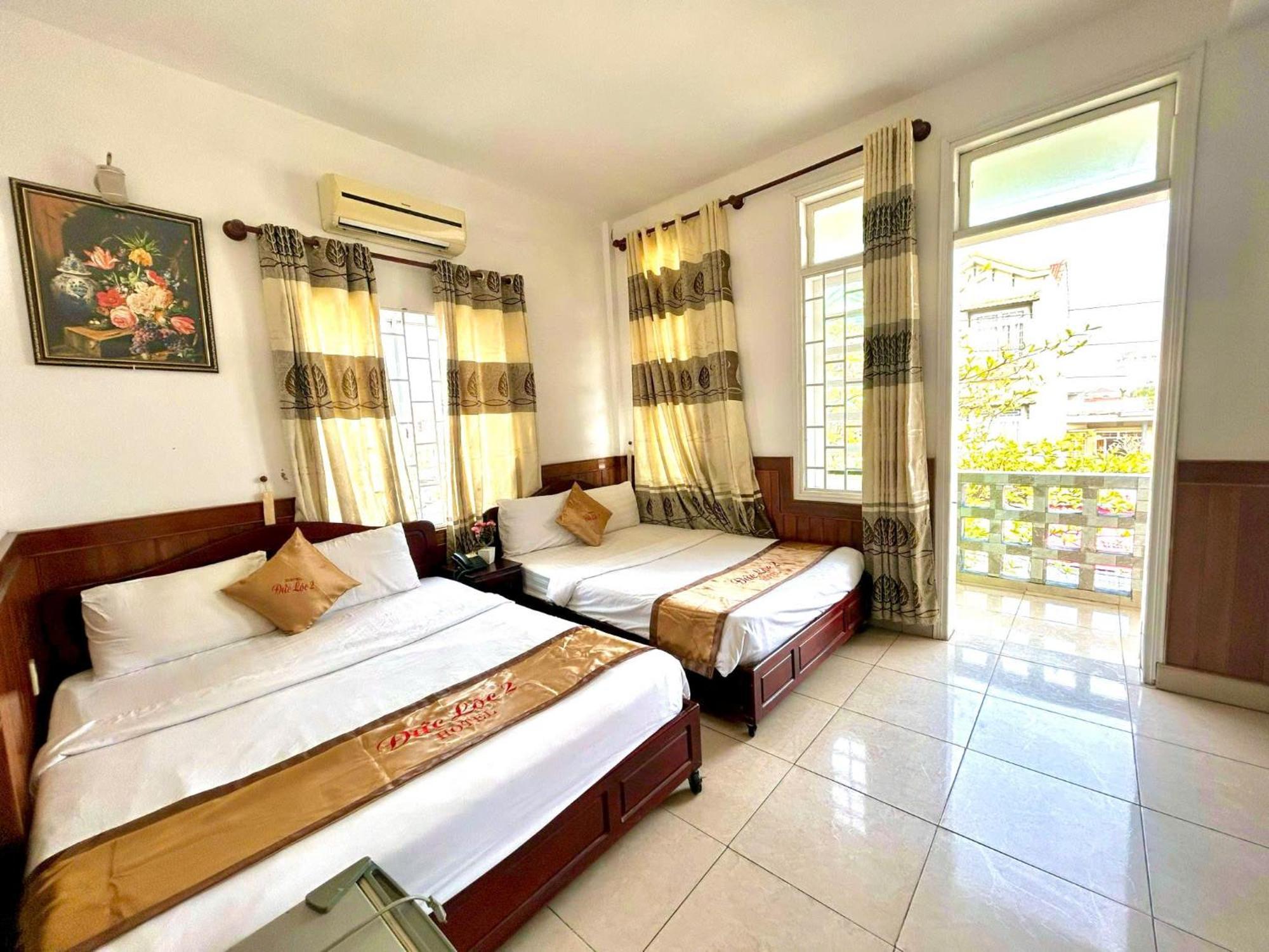 Duc Loc 2 Hotel Hue Buitenkant foto